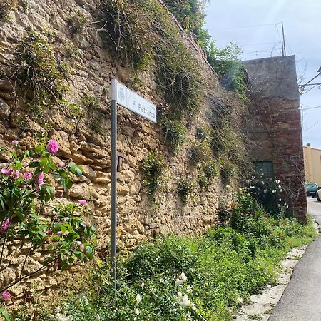 La Petite Maison Usigliano Exteriér fotografie