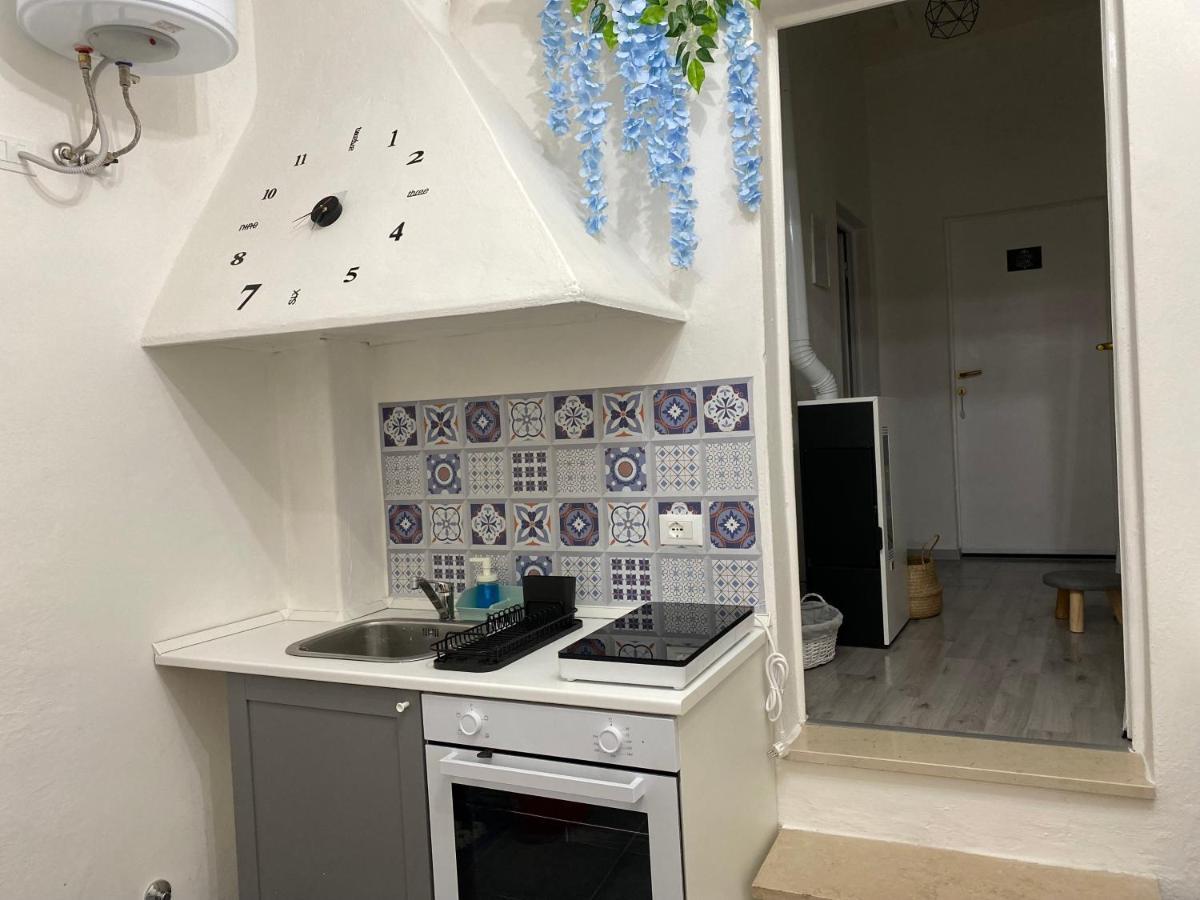 La Petite Maison Usigliano Exteriér fotografie